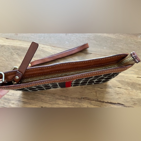 Kate Spade Chrissy Noel Wristlet Chocolate - Picture 12 of 16